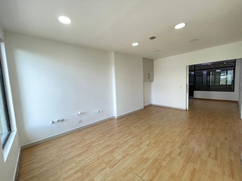 OFICINA EN ARRIENDO UBICADA EN MEDELLIN SECTOR POBLADO